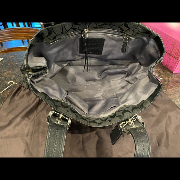 Coach purse - Picture 3 of 5